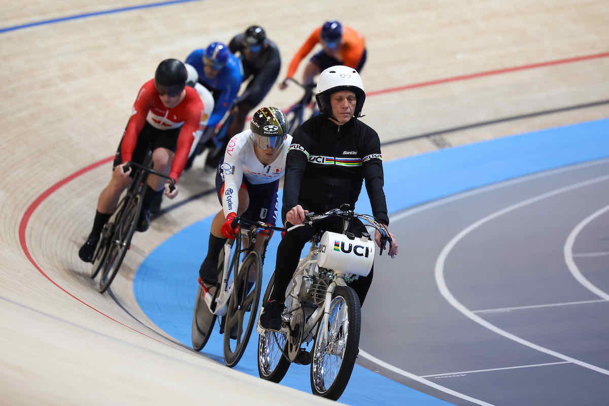 Repechages: Colombian trio all reach keirin quarters