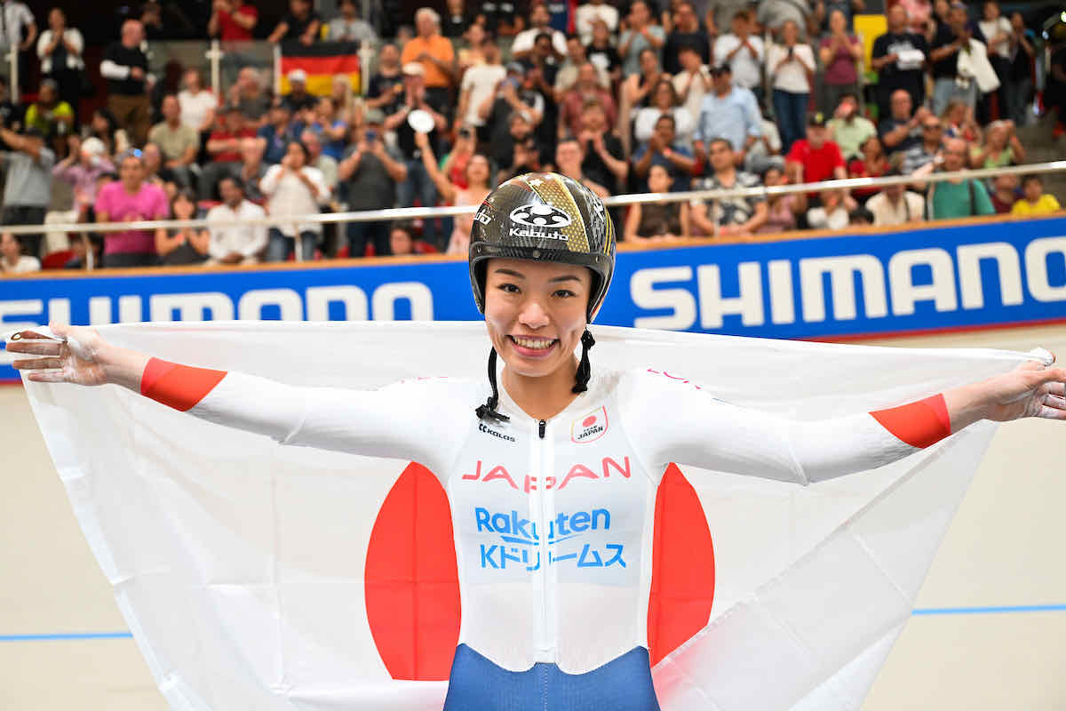 Sato retains rainbow jersey with keirin triumph in Chile
