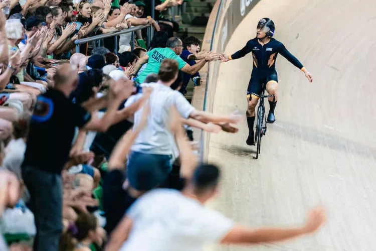 Amazing Awang snatches keirin gold in Perth